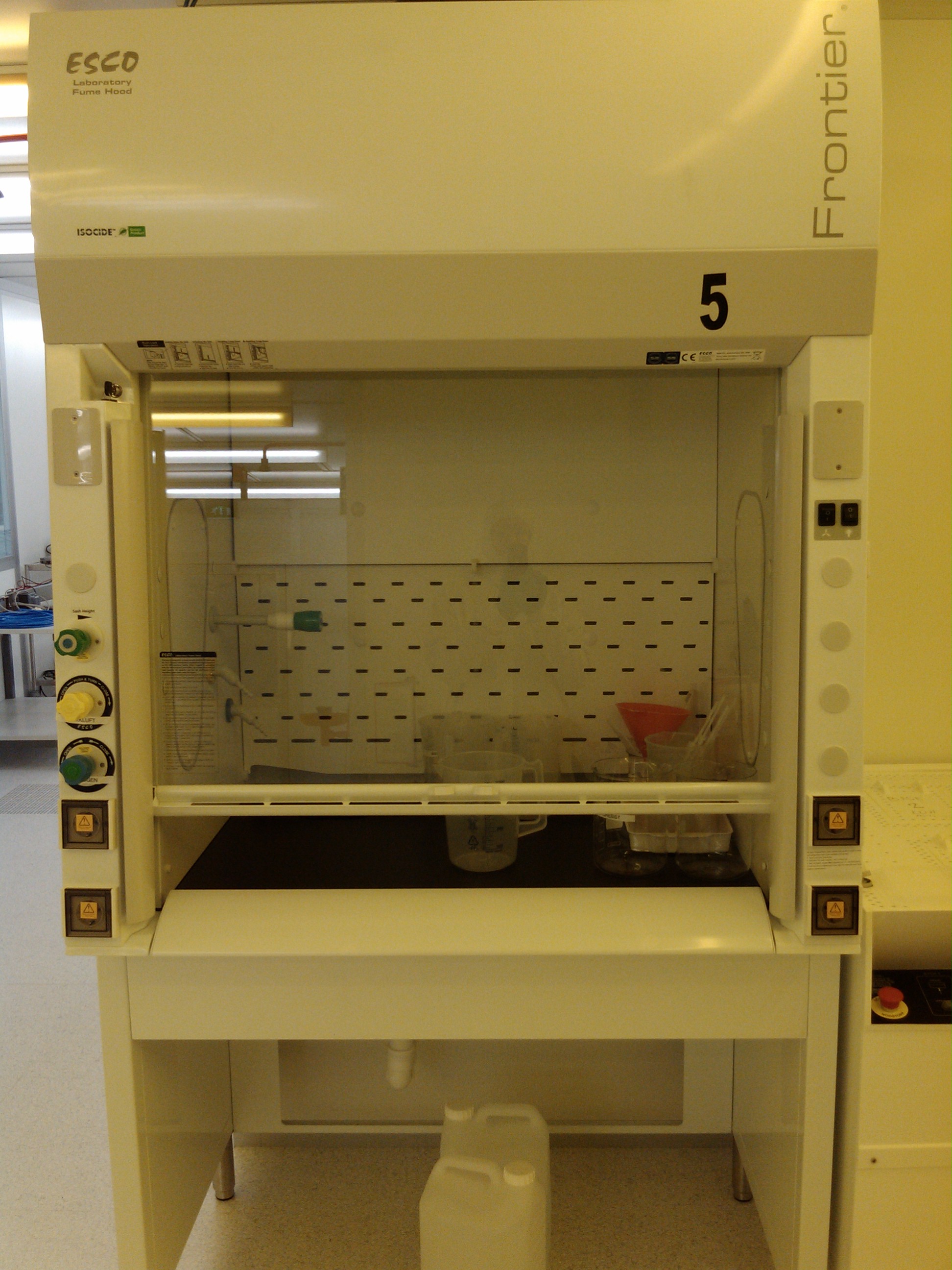 Picture of Fume Hood 5 for corrosive chemicals